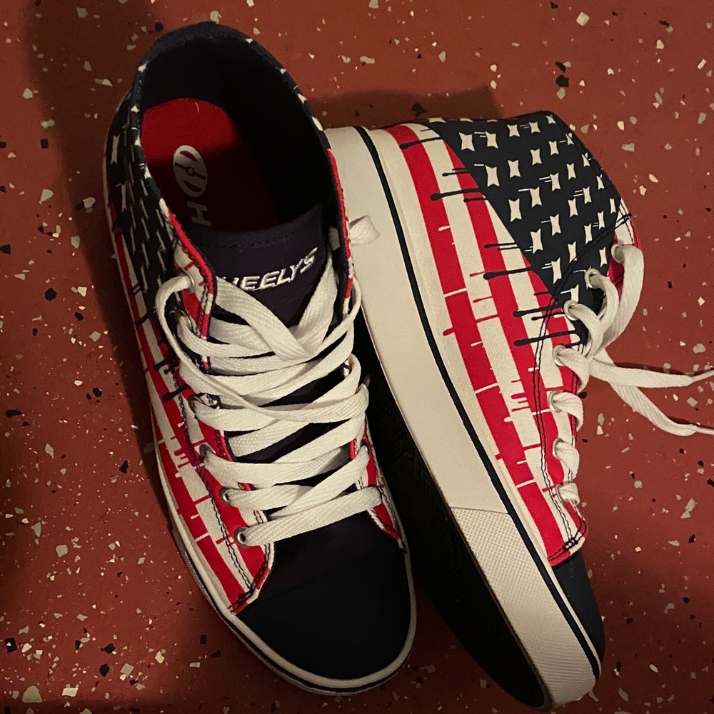 Heelys Men's Stars and Stripes Sneakers